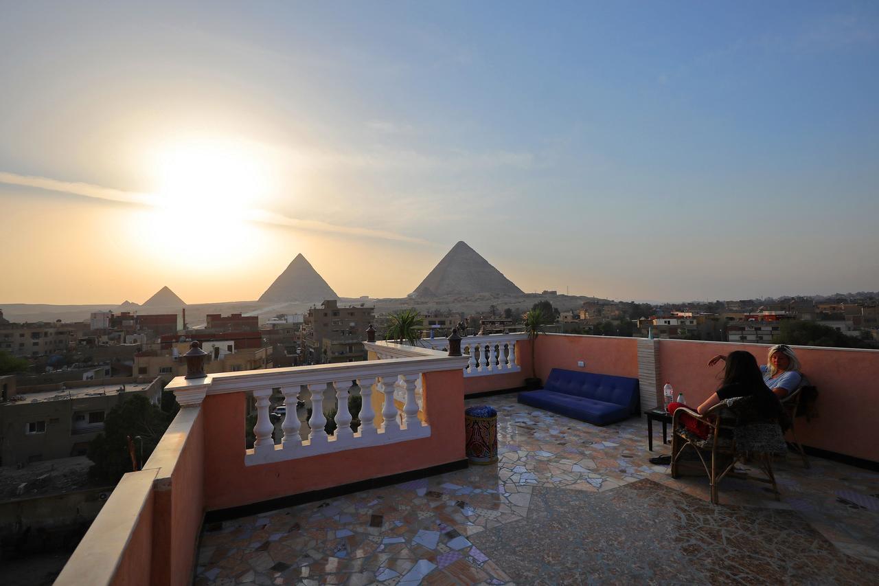 Pyramids Loft Guesthouse Cairo Exterior photo